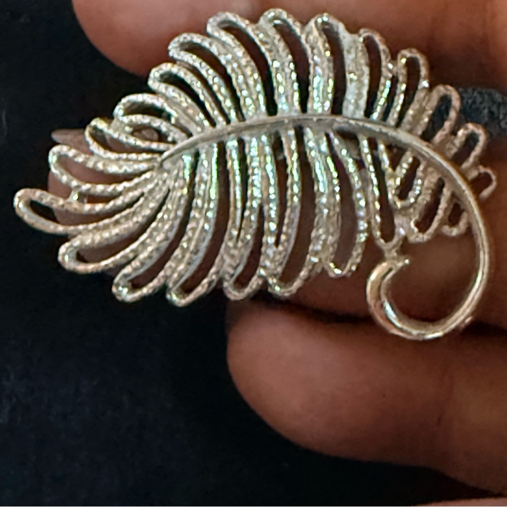 VTG Gerry's silver-tone leaf or feather brooch - Picture 5 of 5